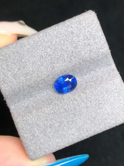 1.05 Carat Heated Sapphire, Cornflower Blue, Oval Shape